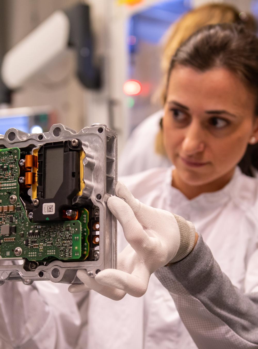 Woman innovating in a lab