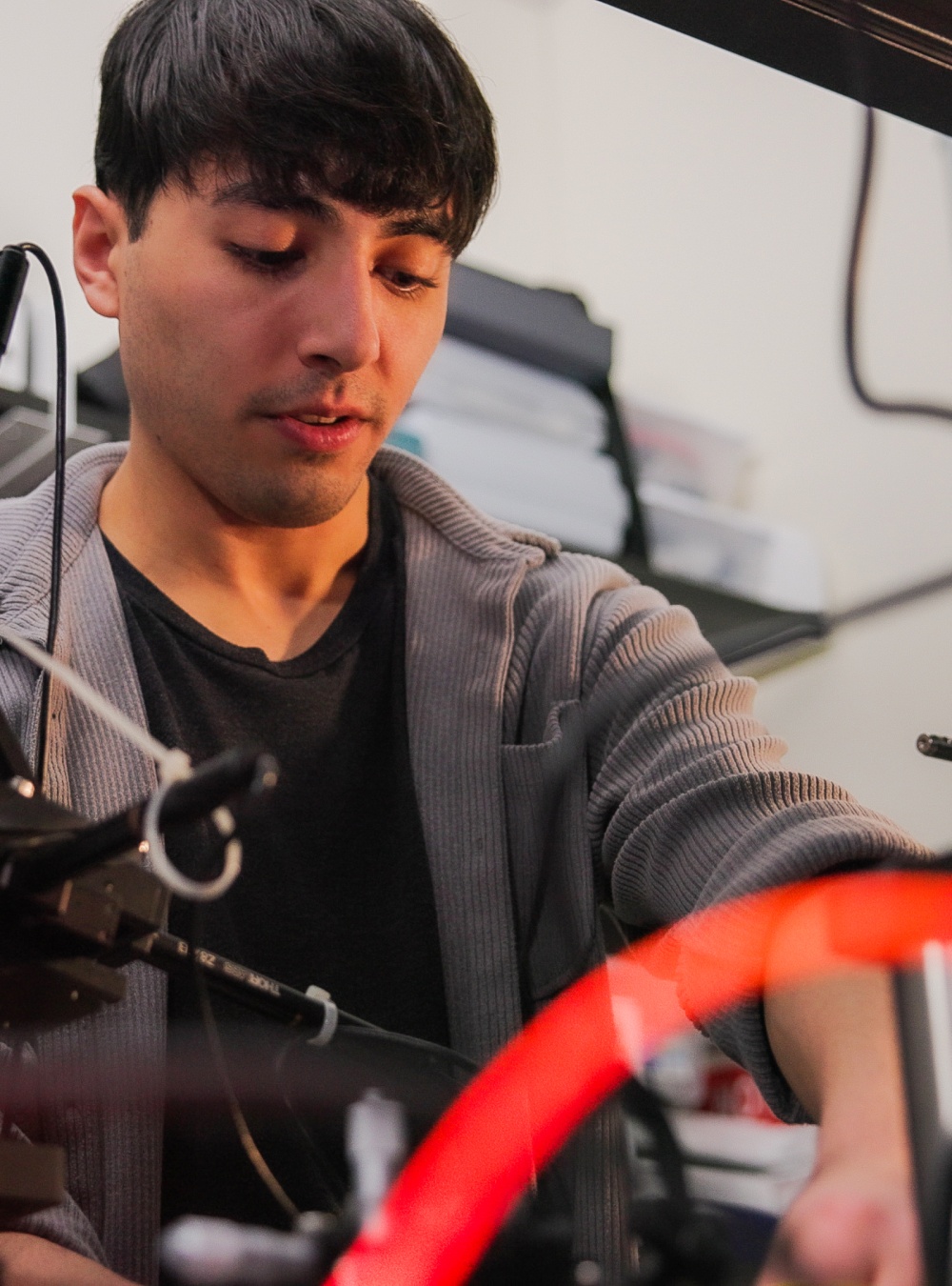 Employee working in the quantum lab