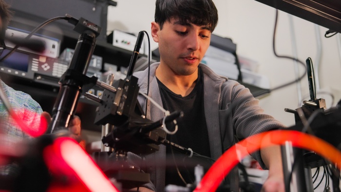 Employee working in the quantum lab